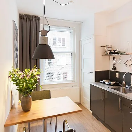 Bhome Studio Sfeervol En Prive Appartement Amsterdam